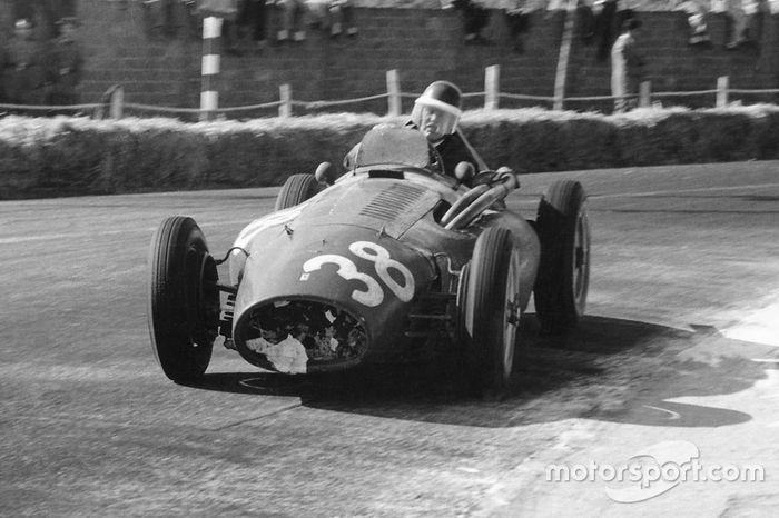 1954: Ferrari 553 Squalo