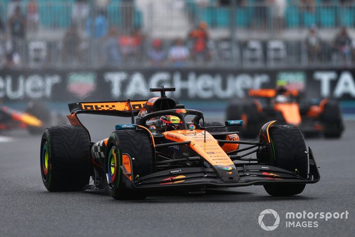 Lando Norris, McLaren, Oscar Piastri