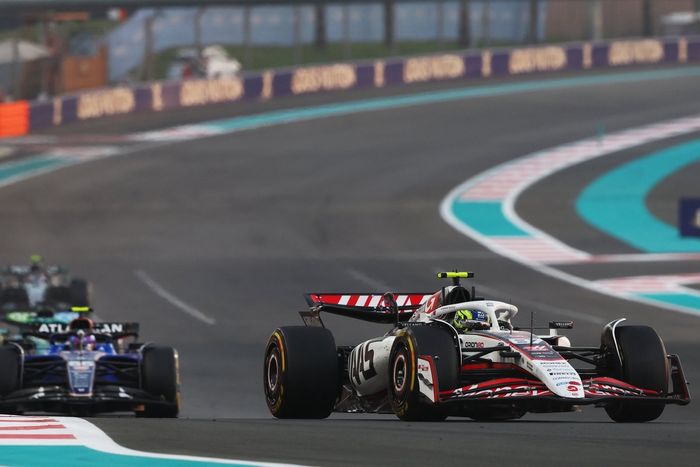 Oliver Bearman, Haas F1 Team, Carlos Sainz, Williams