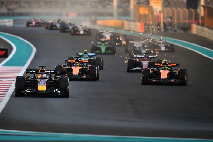 Lando Norris, McLaren, Oscar Piastri, McLaren, Max Verstappen, Red Bull Racing