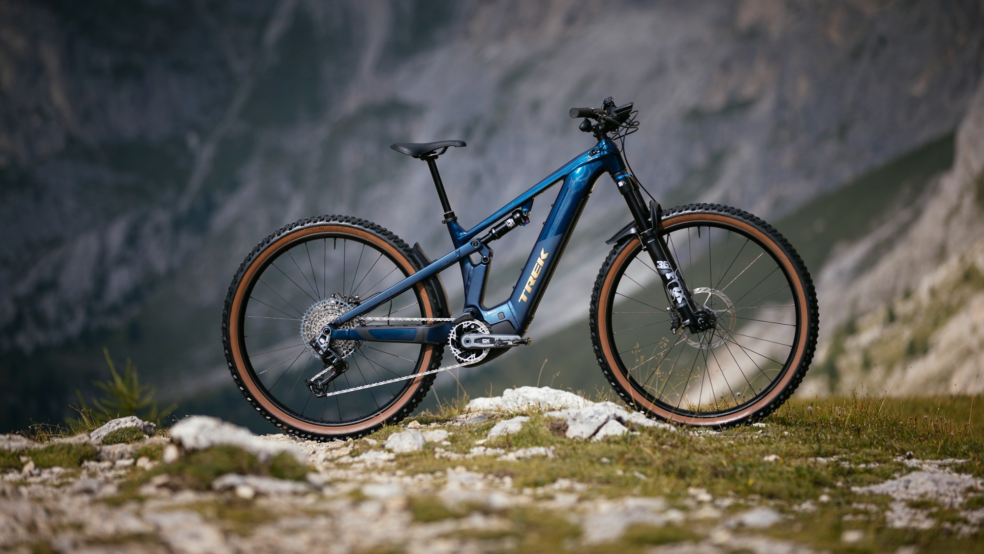 «Revolutionary Electric Mountain Bike Unveiled: Featuring Dual Suspension and Cutting-Edge Bosch Motor»