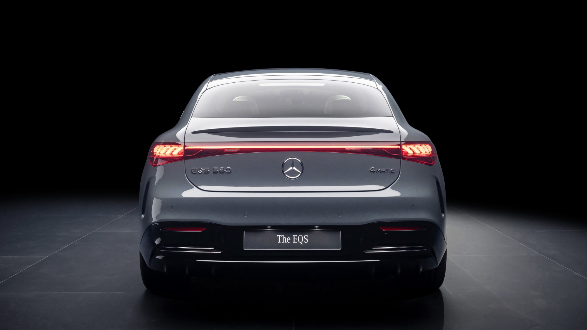 «Preocupante caída en las ventas de vehículos eléctricos de Mercedes-Benz durante el año 2024»