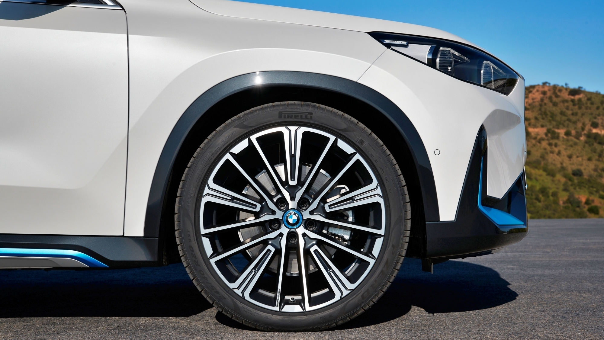 «Hito en la industria automotriz: SUV eléctrico premium se posiciona entre los líderes de ventas a pesar de su elevado precio»