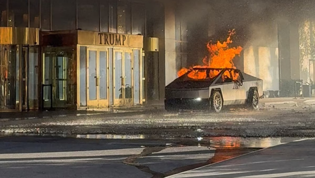 «Violento Incendio de Tesla Cybertruck en Hotel de Trump de Las Vegas Genera Impactantes Repercusiones»