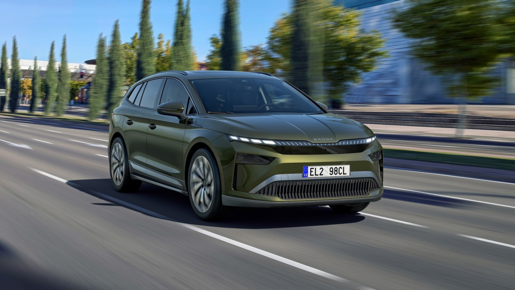 «El Skoda Enyaq 2025 revela sus precios en España, equiparándose al valor del Tesla Model Y»