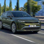 «El Skoda Enyaq 2025 revela sus precios en España, equiparándose al valor del Tesla Model Y»