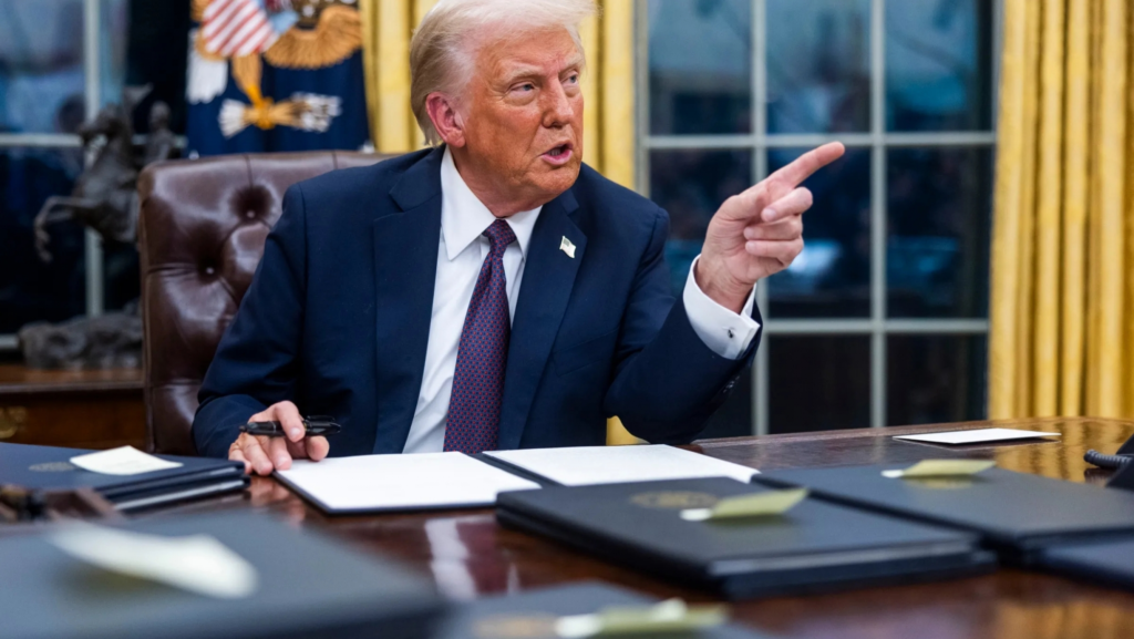 Donald Trump revierte políticas en apoyo a vehículos eléctricos en EE.UU., pero mantiene las ayudas a su compra
