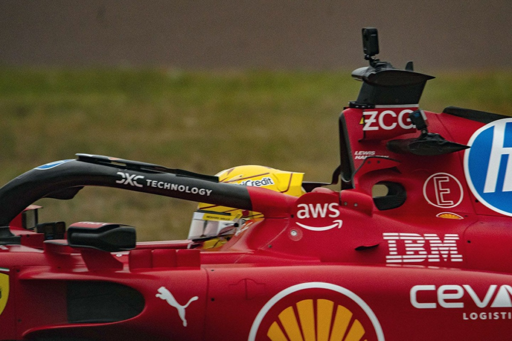 ¡Hamilton debuta en pista con Ferrari! #F1