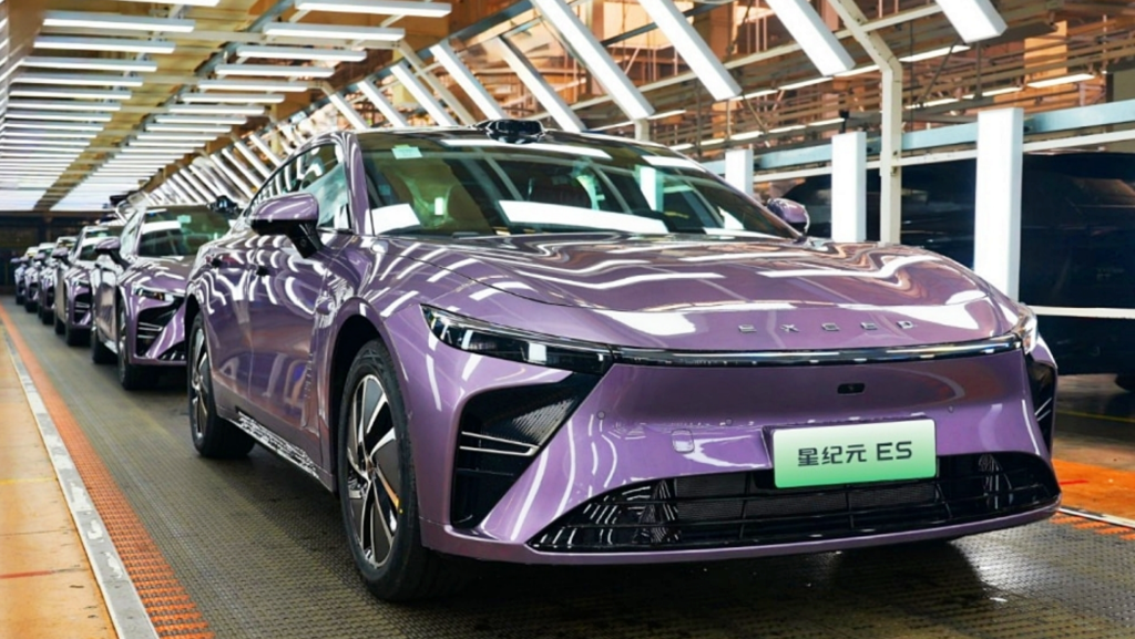 «Nuevos propietarios de EBRO lanzan híbrido enchufable con impresionante autonomía de 1.645 km a un precio altamente competitivo»