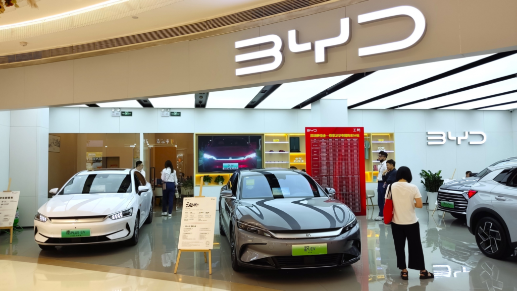 BYD aspira a liderar el mercado global de vehículos eléctricos desafiando a Hyundai y Kia en su territorio nativo.