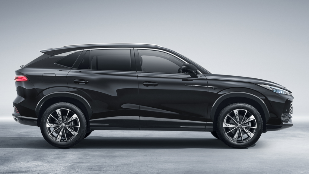«Revolutionary MG HS Hybrid Set to Hit Spain, Promising Enhanced Trunk Space and Direct Competition With Toyota RAV4»