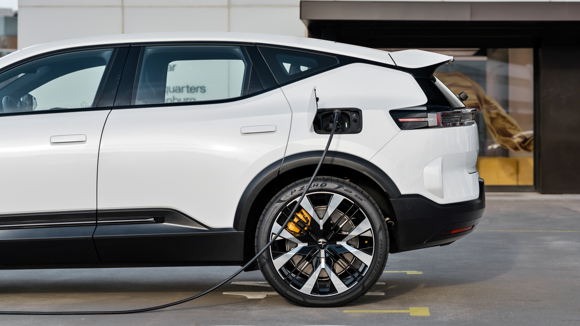 «Polestar revoluciona la eficiencia energética con sus coches eléctricos, logrando un ahorro automático del 30%»