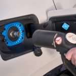 Toyota busca deshacerse de ella mientras BMW apuesta por la innovadora tecnología de difícil comercialización.