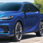 «El SUV híbrido de origen japonés renueva su esencia para el 2025: Toyota sigue desafiando a los gigantes alemanes»