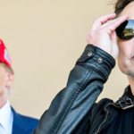 Elon Musk desestima los coches de gasolina: «Son como montar a caballo con un teléfono plegable», a pesar del aprecio de Trump.