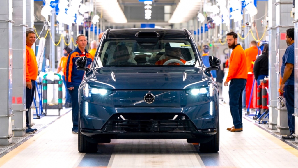 Ha logrado un récord histórico de sus ventas de coches eléctricos, pero Volvo cree que 2025 será un año "turbulento"