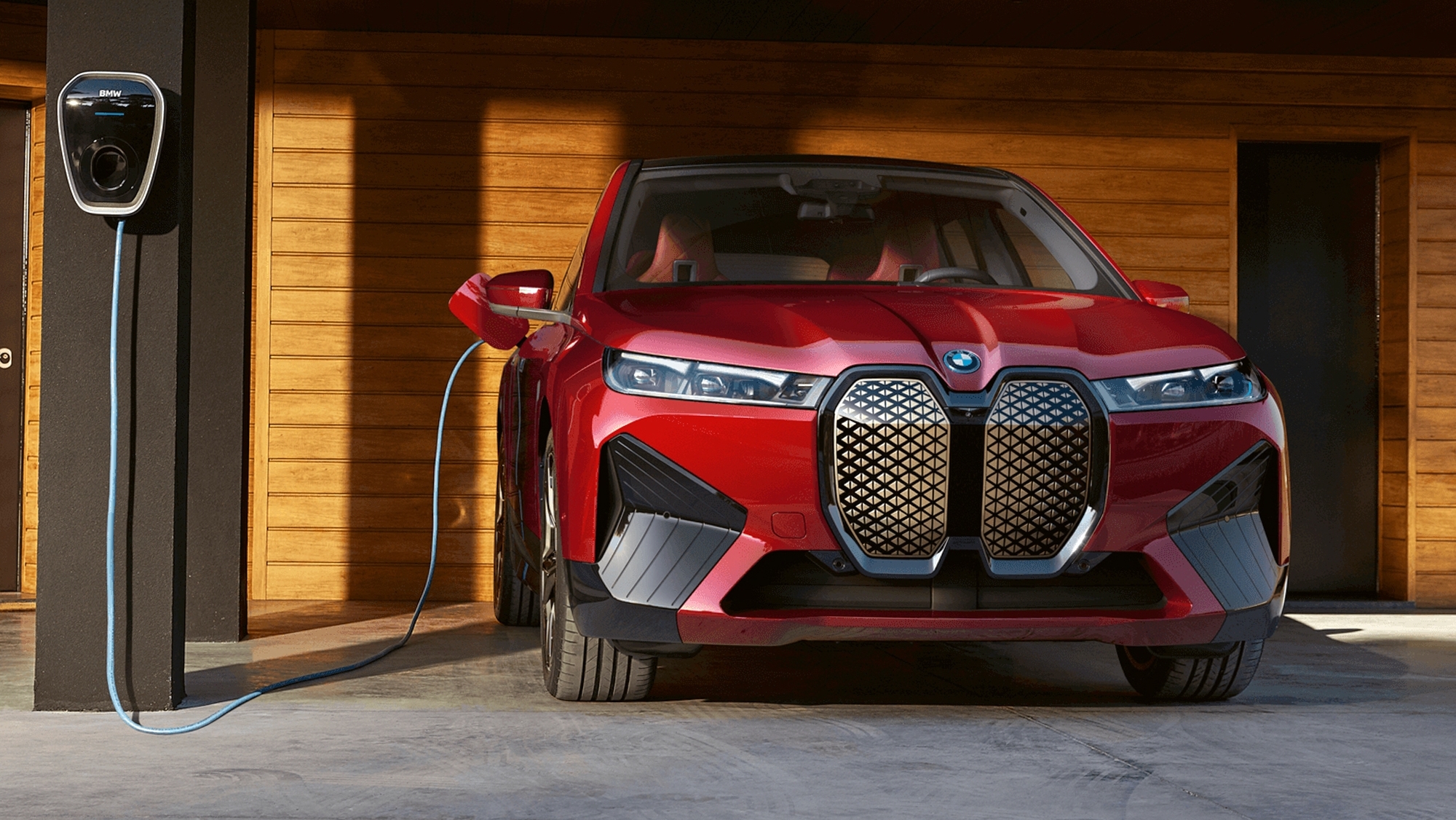 BMW 'echa el freno': no tendrá baterías más grandes en sus coches eléctricos porque "no tiene sentido"