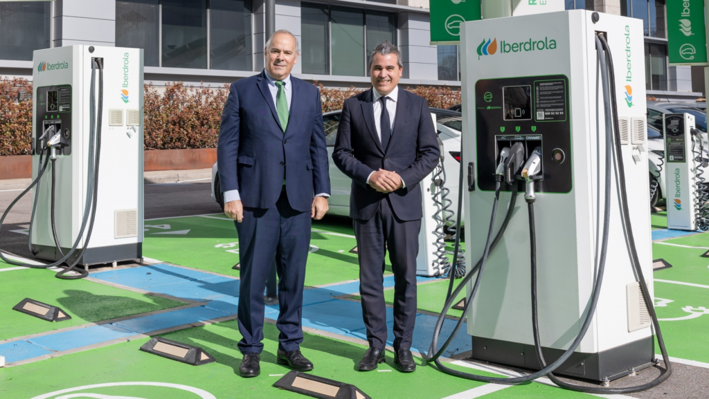 Las ayudas a la compra de los coches eléctricos, que podrían aprobarse en días, "necesarias" para la patronal de fabricantes ANFAC e Iberdrola