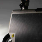 Puede ser la moto eléctrica más fea del mundo y también la más barata de usar porque solo necesita energía solar
