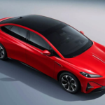 El Tesla Model 3 es la referencia, pero este coche eléctrico chino más barato y con 750 kilómetros de autonomía apunta alto