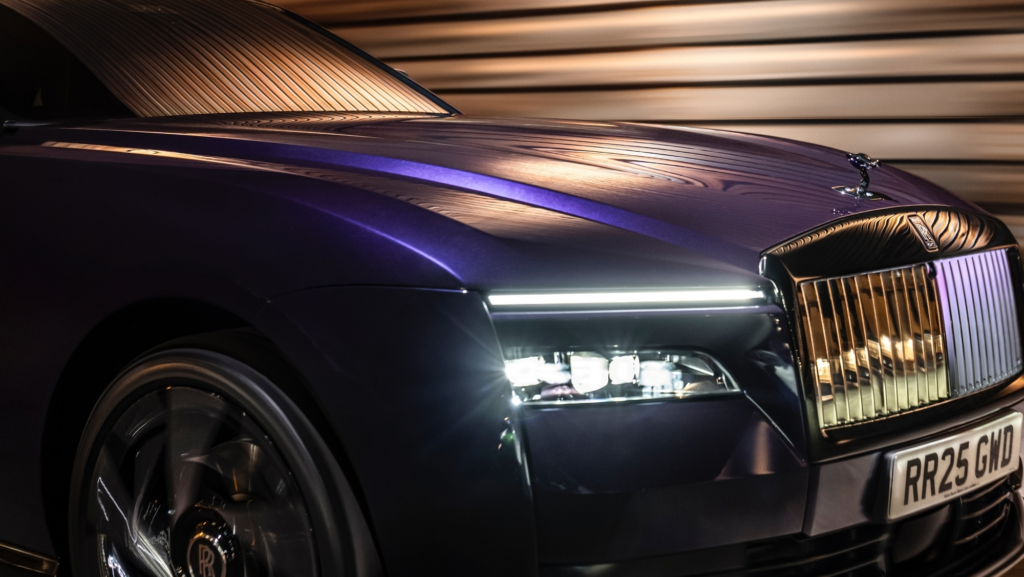 El Rolls-Royce más potente de la historia es 100% eléctrico y tiene control de lanzamiento