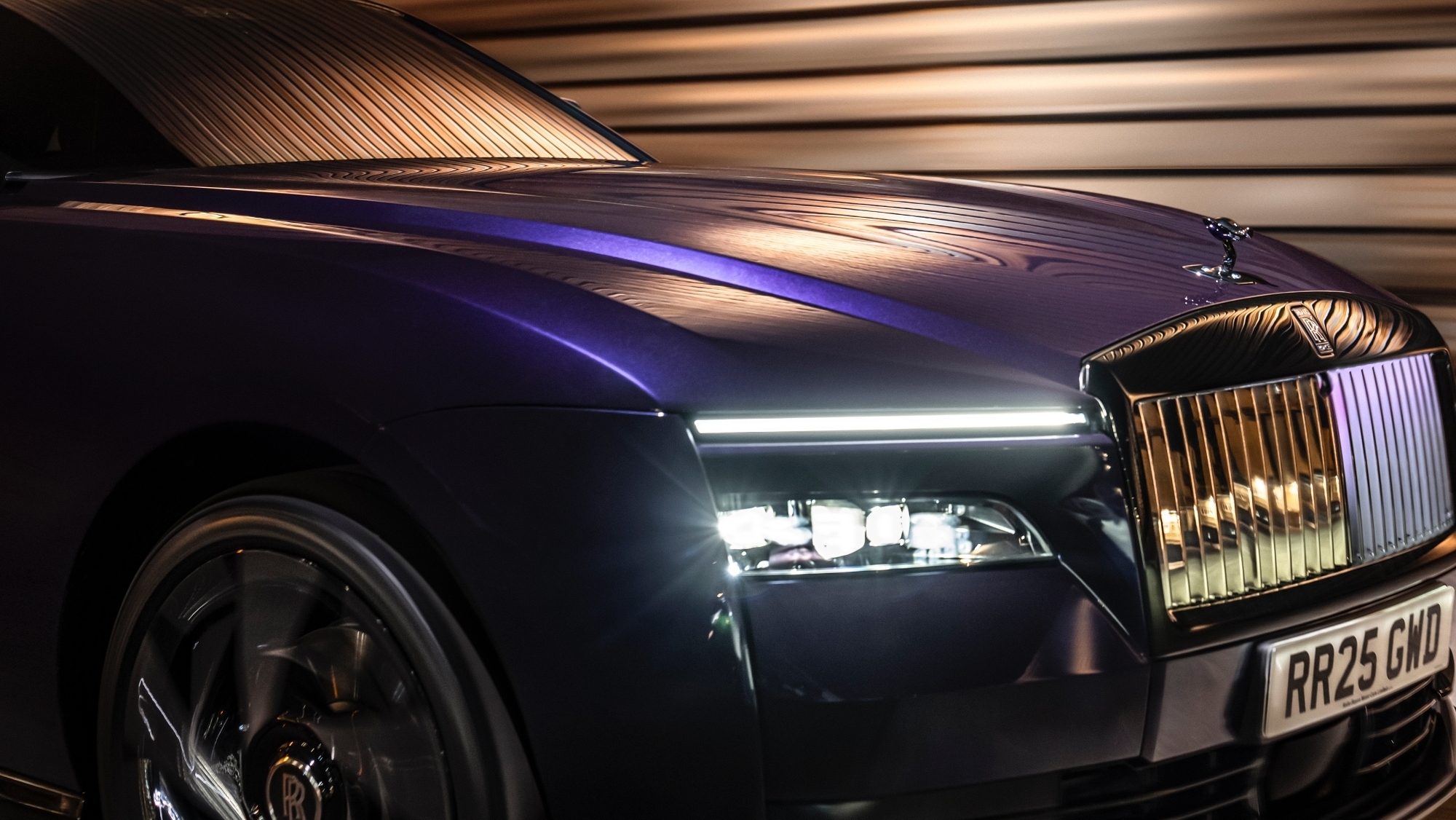 El Rolls-Royce más potente de la historia es 100% eléctrico y tiene control de lanzamiento
