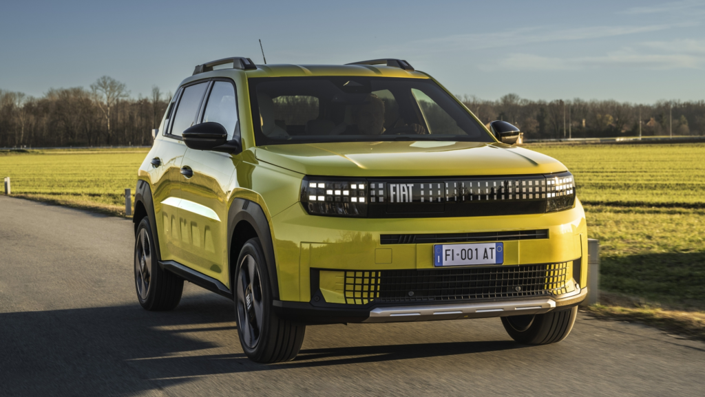 Al volante del Fiat Grande Panda: un urbano eléctrico barato que, desde 21.500 euros, puede ser un perfecto primer coche eléctrico