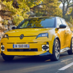 Aunque quiere tener más híbridos HEV, esta marca está despuntando gracias a su genial coche eléctrico y un puntero SUV híbrido enchufable