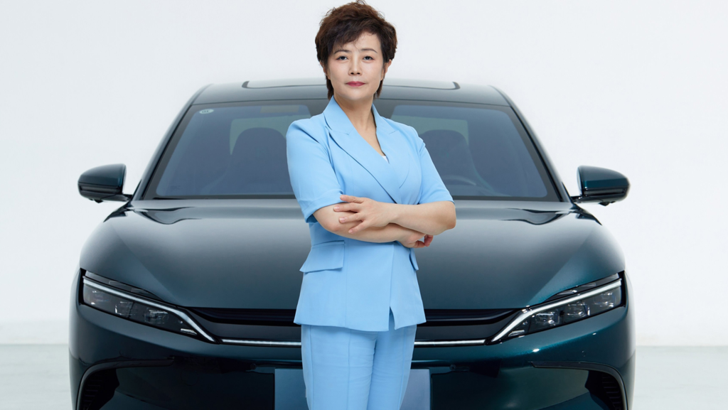 Stella Li, vicepresidenta de BYD, avisó de que su enemigo era el mismo que el de Tesla, y la batalla se alargará más