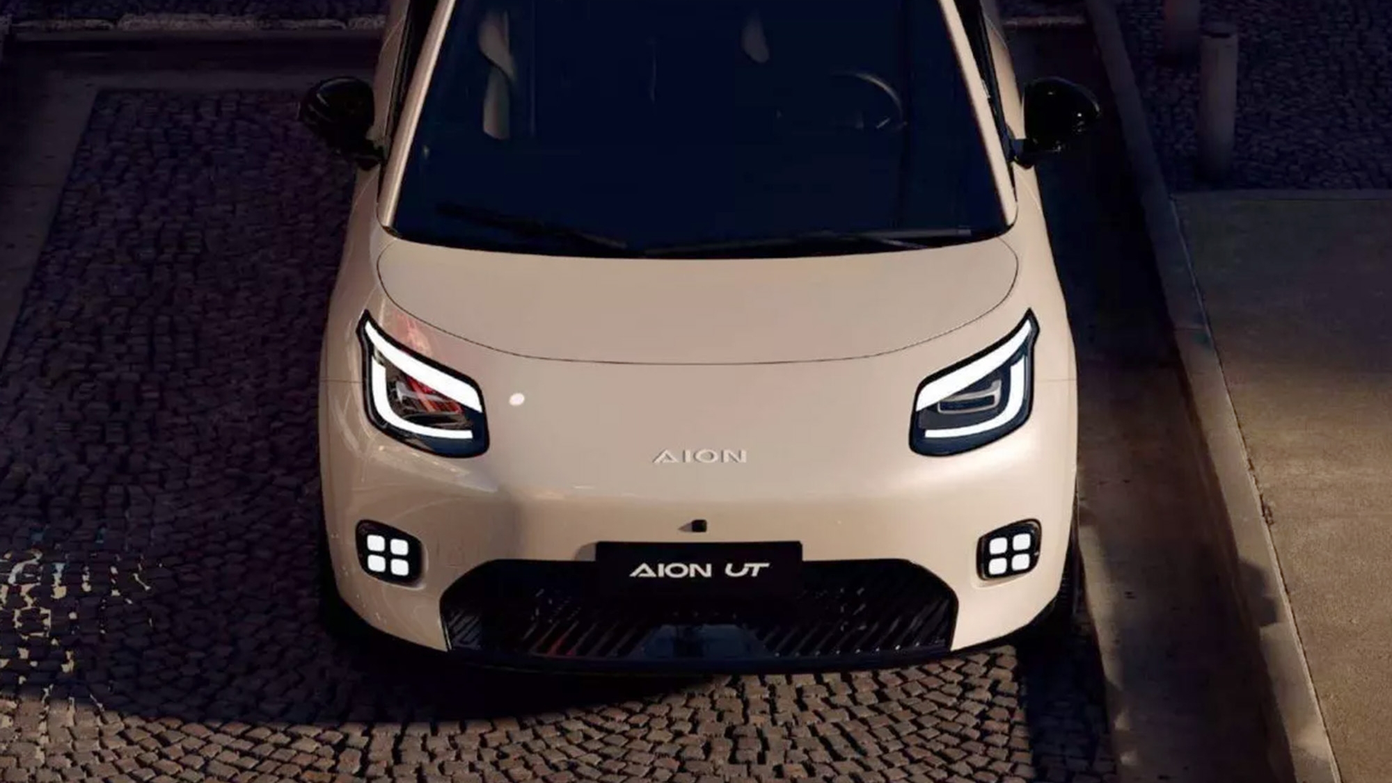 Este coche eléctrico chino (rival del ID.3) tiene 420 km de autonomía y es tan barato como un Citroën AMI
