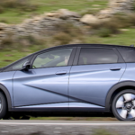 Ya es un éxito rotundo en España y ahora, este coche eléctrico chino, se renueva con el 'Ojo de Dios'
