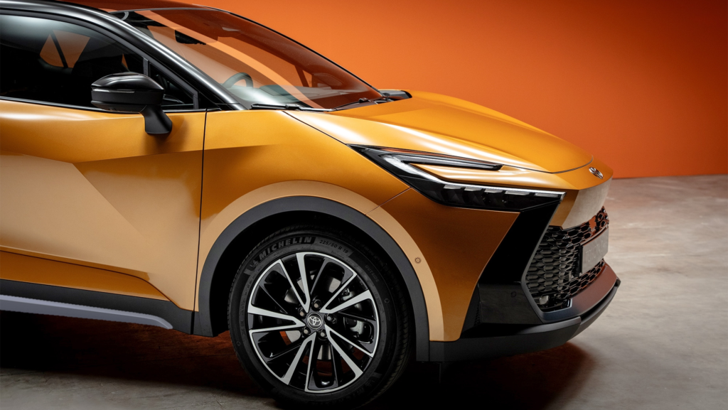 Pese a la llegada de nuevos coches eléctricos, Toyota afirma: "No hay fecha de finalización para la gasolina"