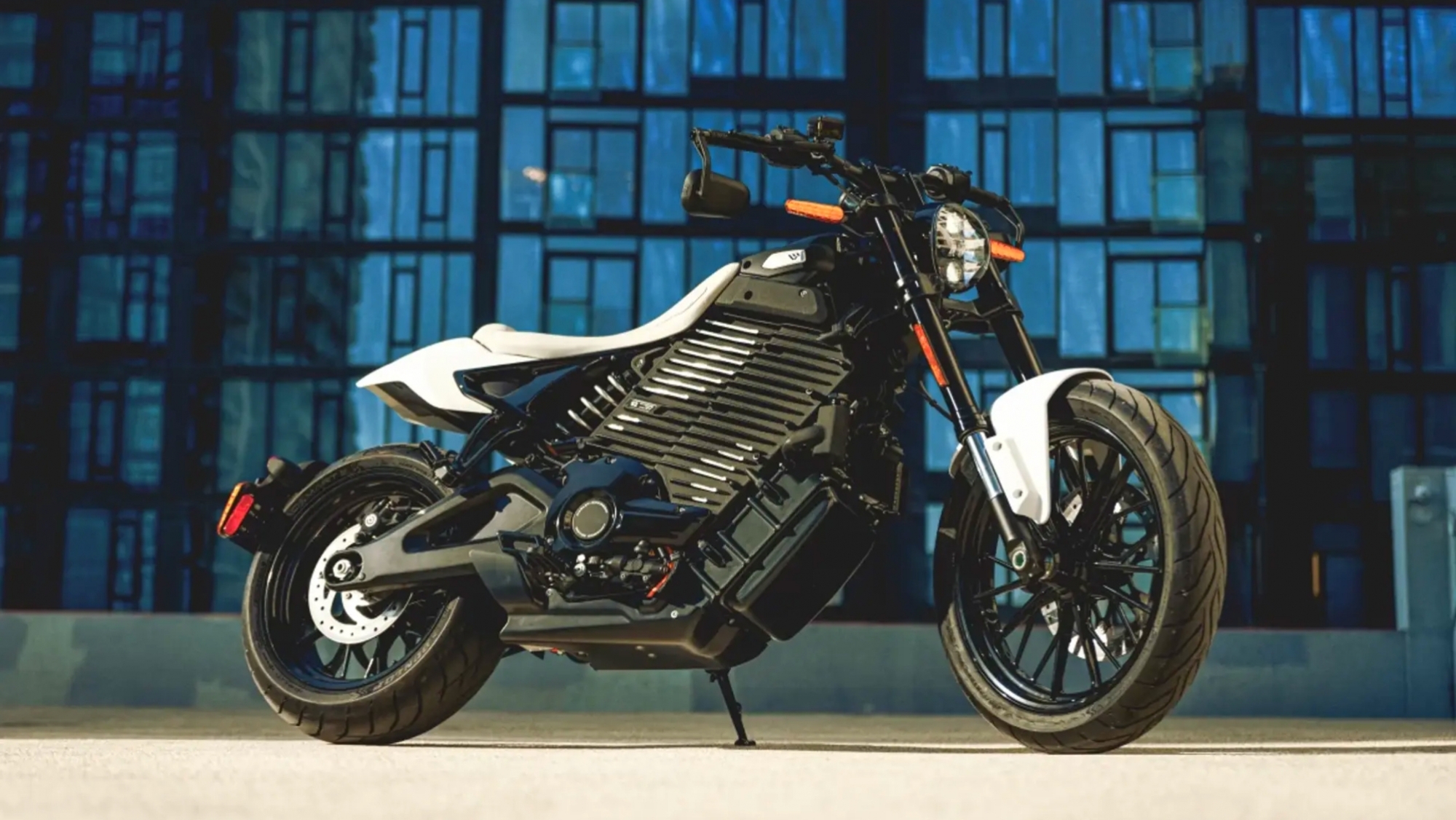 Ya está aquí la nueva moto eléctrica custom de este fabricante con más de 100 años de antigüedad