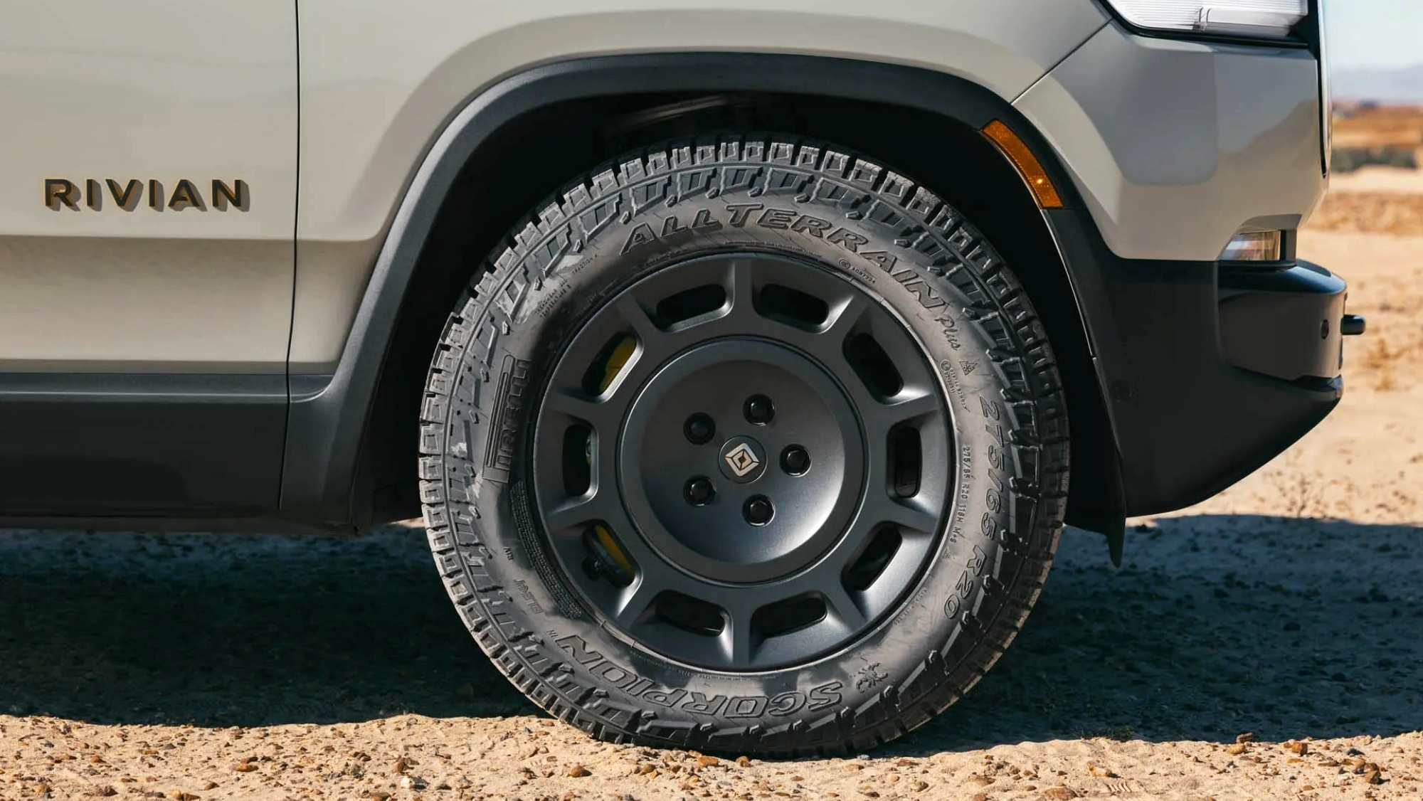 Rivian patenta unas llantas con aerodinámica activa, una tecnología que reduce el consumo sin recurrir a tapacubos o llantas feísimas