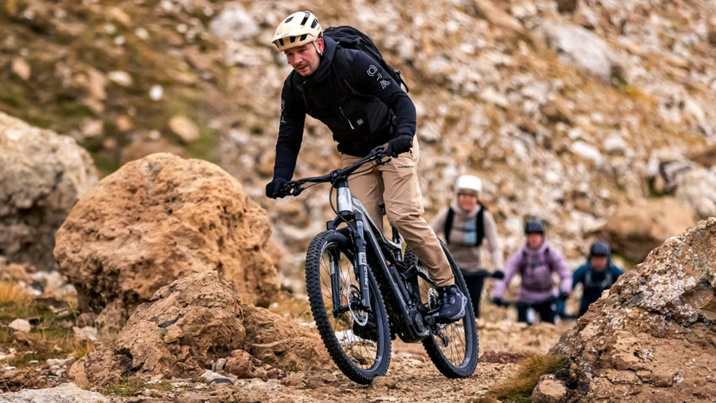 Viene muy equipada y además es económica: así es la nueva bicicleta eléctrica de montaña de esta marca alemana