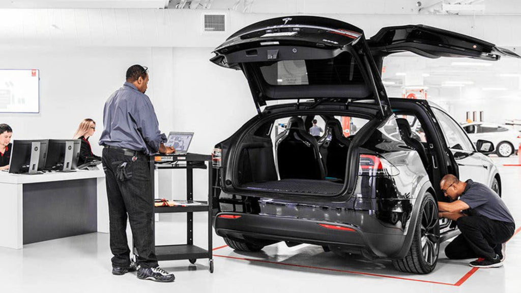Reparar un coche eléctrico ya es tan barato como uno de gasolina, según este estudio