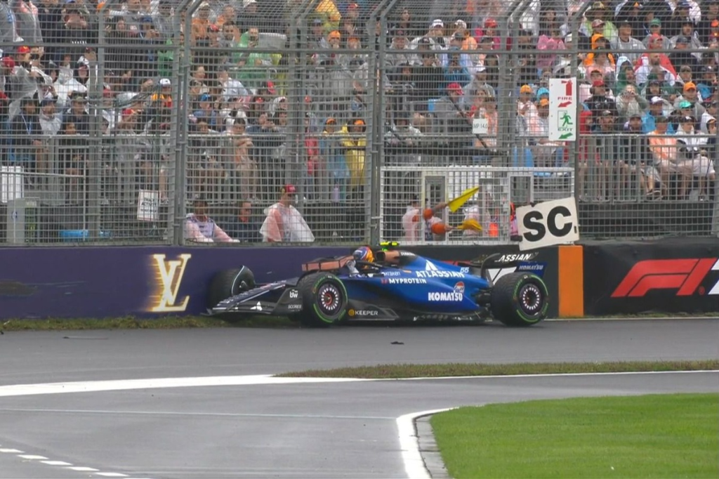 #Deportes: accidentes de Sainz y Doohan en la primera vuelta de Australia #F1
