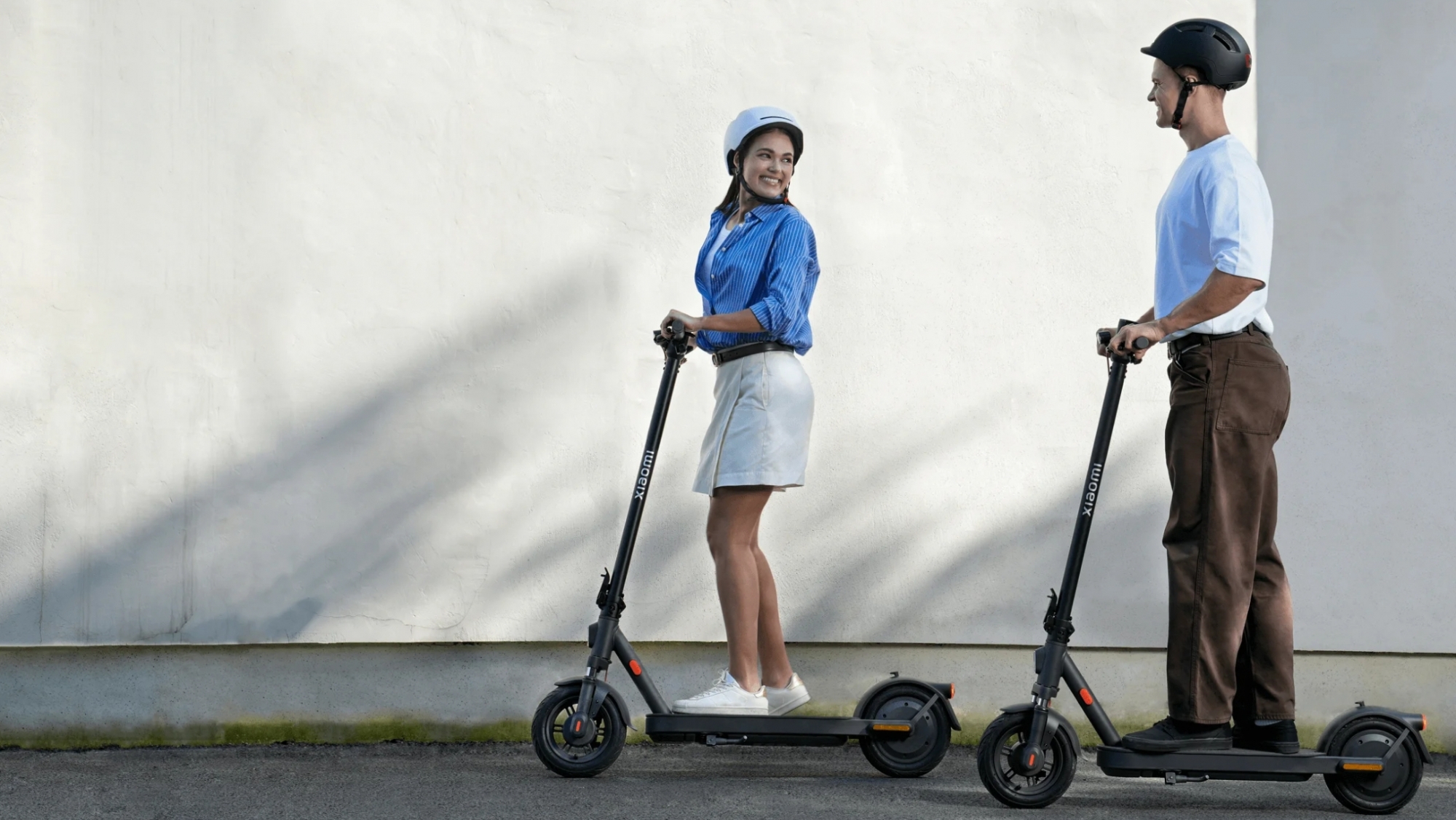 La marca que está arrasando con su nuevo coche eléctrico lanza una nueva gama de patinetes