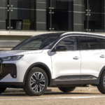 El primer SUV híbrido enchufable de EBRO tiene 347 CV, 1.200 km de autonomía y cuesta 4.000 euros menos que un Toyota RAV4 PHEV