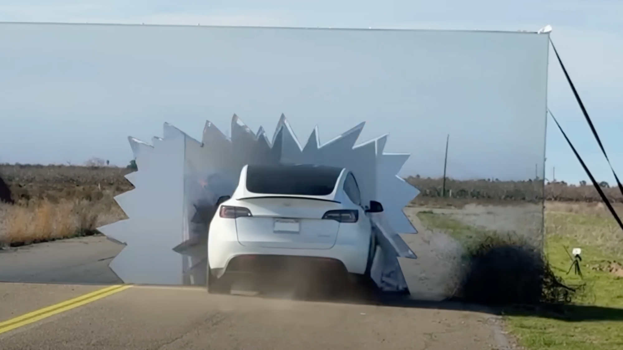 El piloto automático de Tesla se come una pared demostrando que no tiene nada que hacer contra un LiDAR