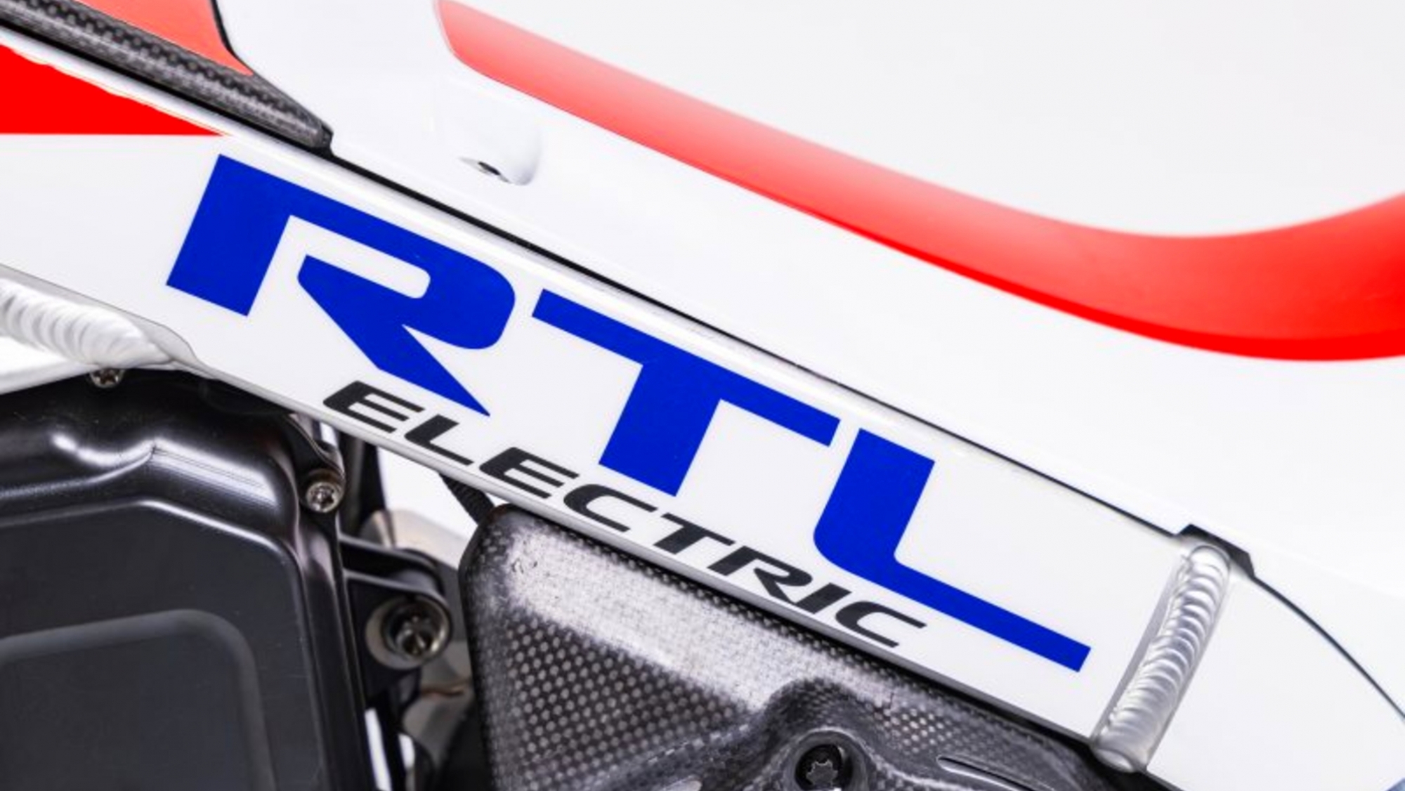 Una moto eléctrica de una gran marca debutará próximamente en competición en nuestro país