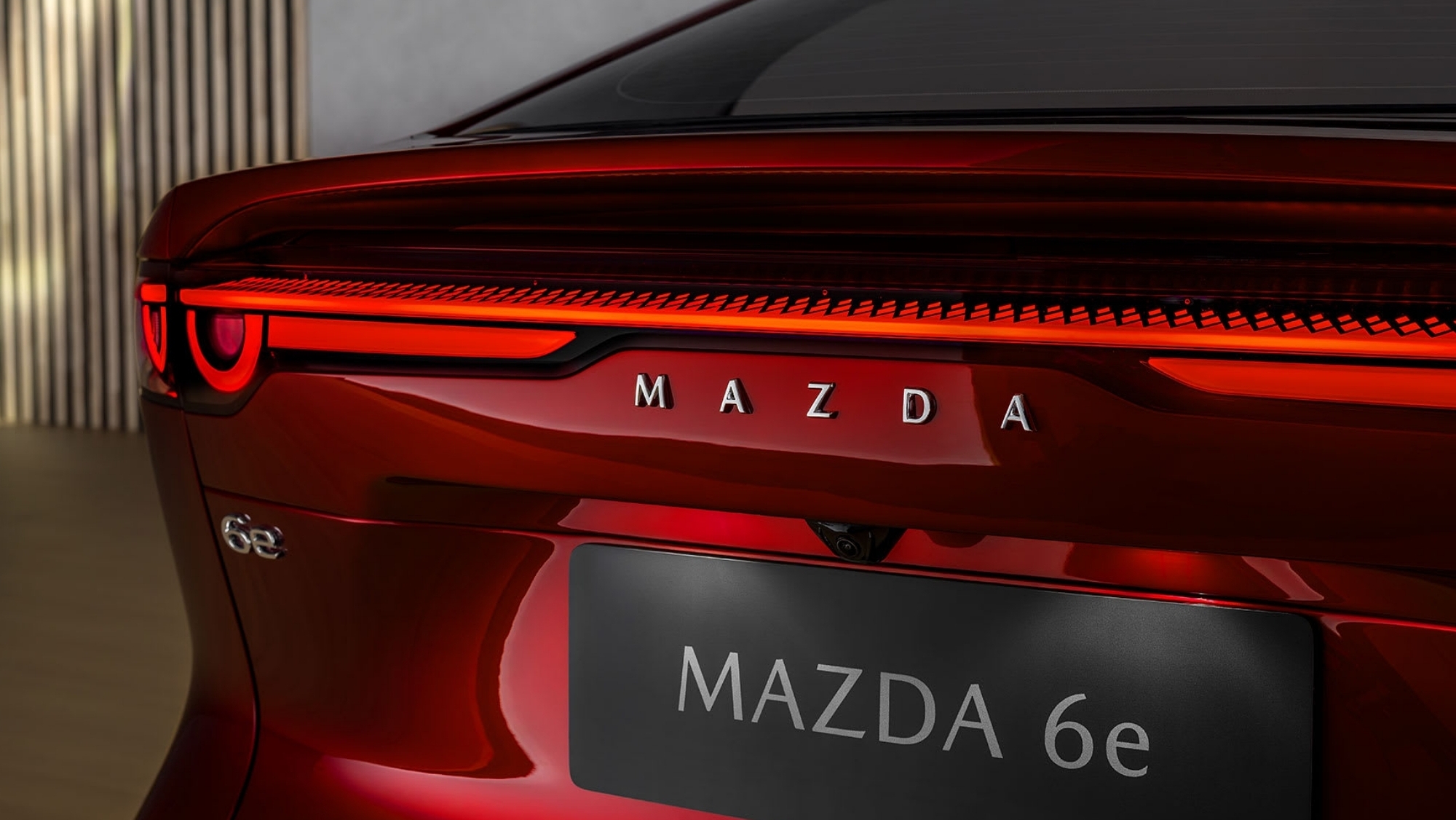 Mazda inicia la venta de su coche eléctrico más esperado, el Mazda6e ya tiene precios oficiales
