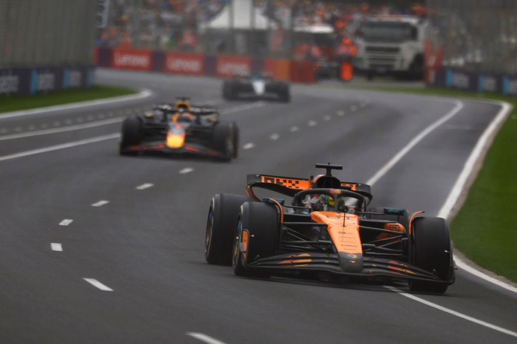 #Deportes: Verstappen pone a McLaren como único candidato en la F1 2025 #F1