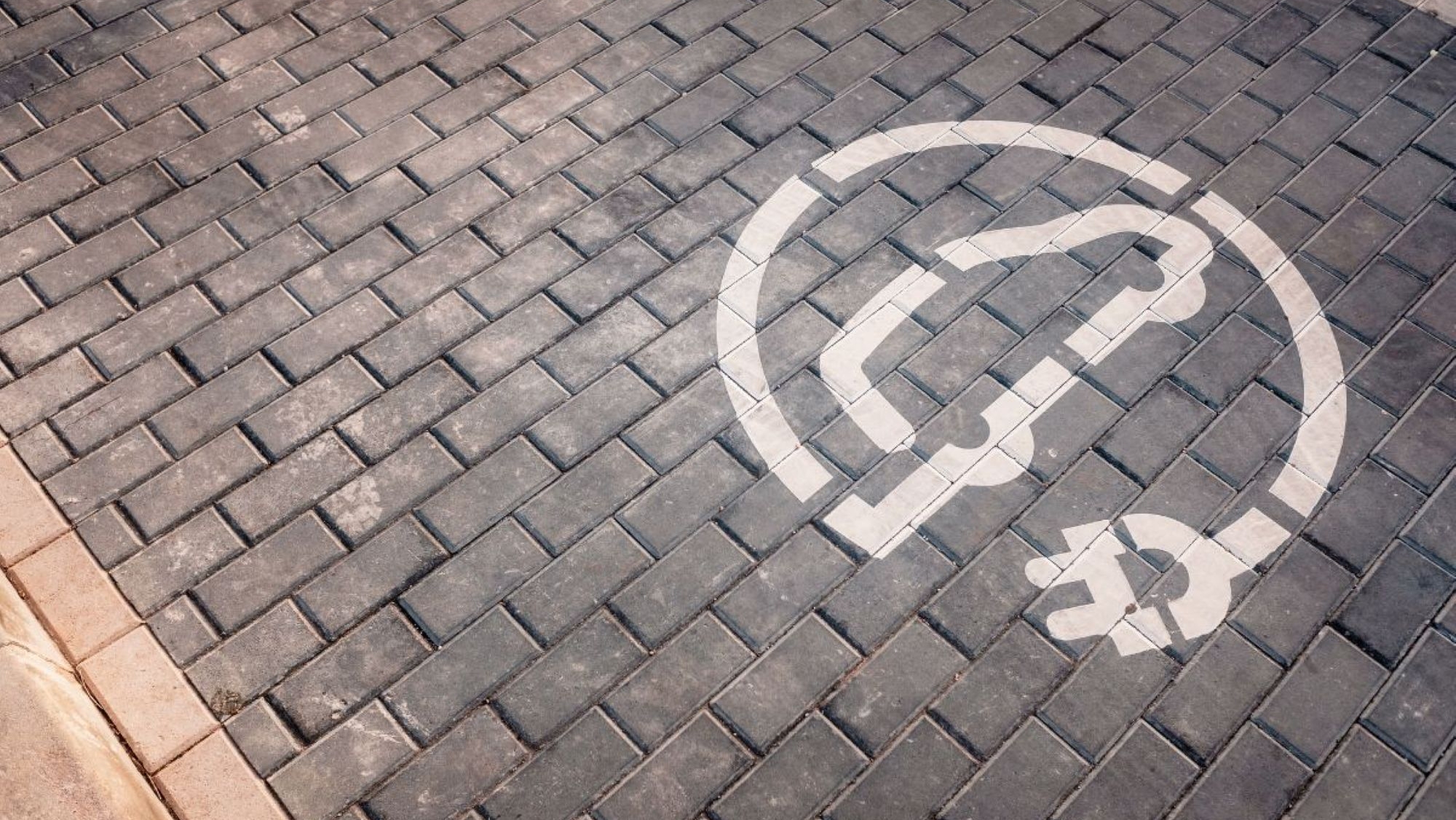 Electromovilidad y renovables: un binomio imparable para la descarbonización