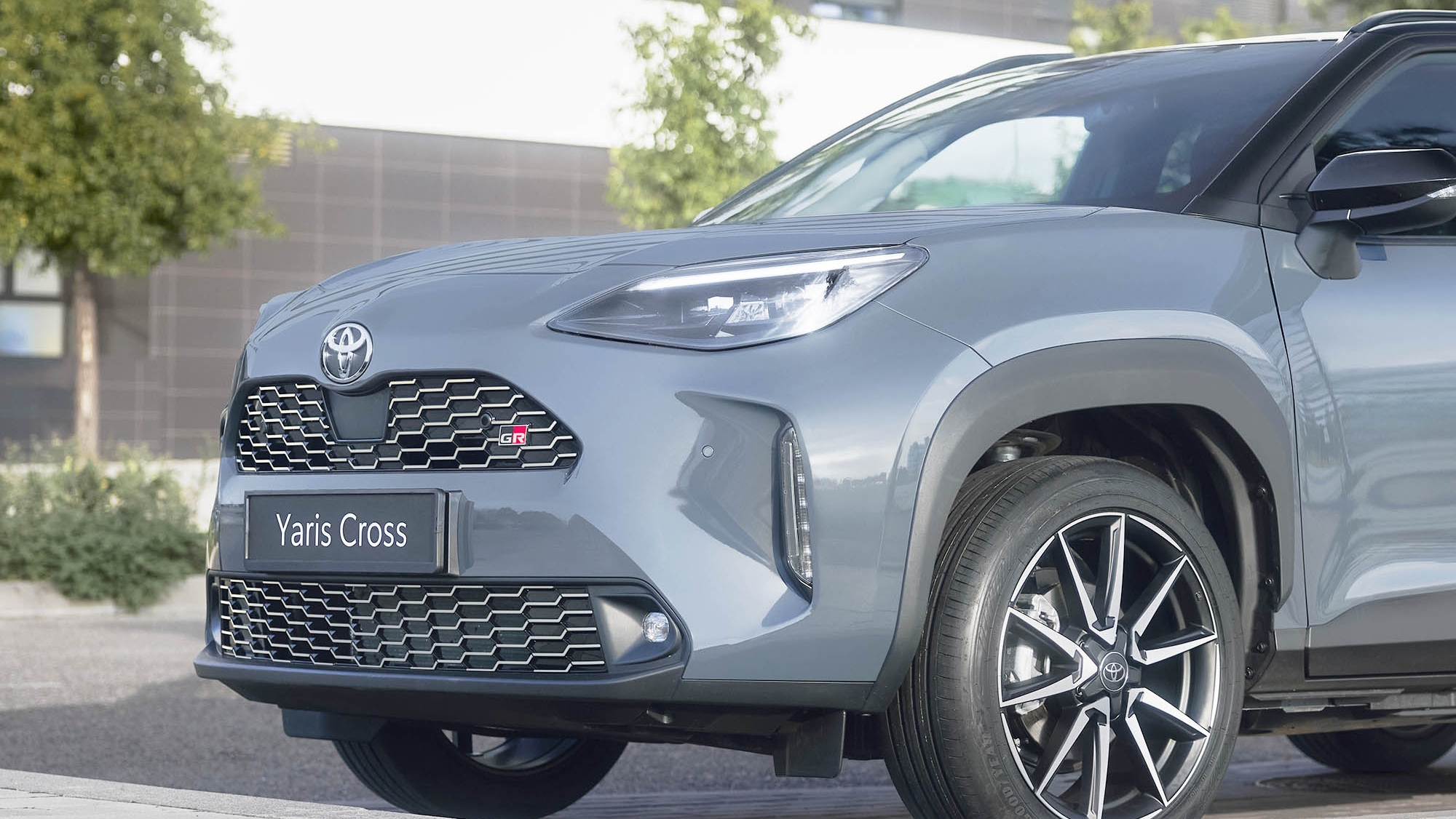 Toyota lanza la esperada renovación del Yaris Cross, el SUV híbrido compacto más vendido en España y Europa