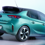 Opel mejora al Corsa Electric con 29 kilómetros de autonomía extras y más potencia sin subir el precio