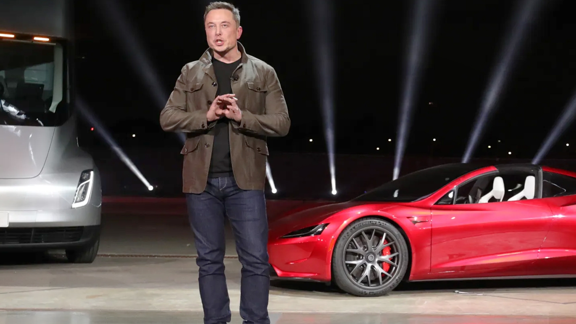 Por 'sólo 50.000 dólares', Elon Musk lleva 8 años ofreciendo la reserva de un coche eléctrico que no existe
