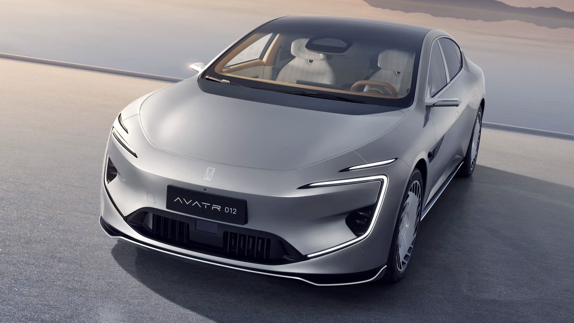 Avatr lanza su propio 'Mercedes Clase S' eléctrico en China: tiene 650 km de autonomía y recarga en 10 minutos