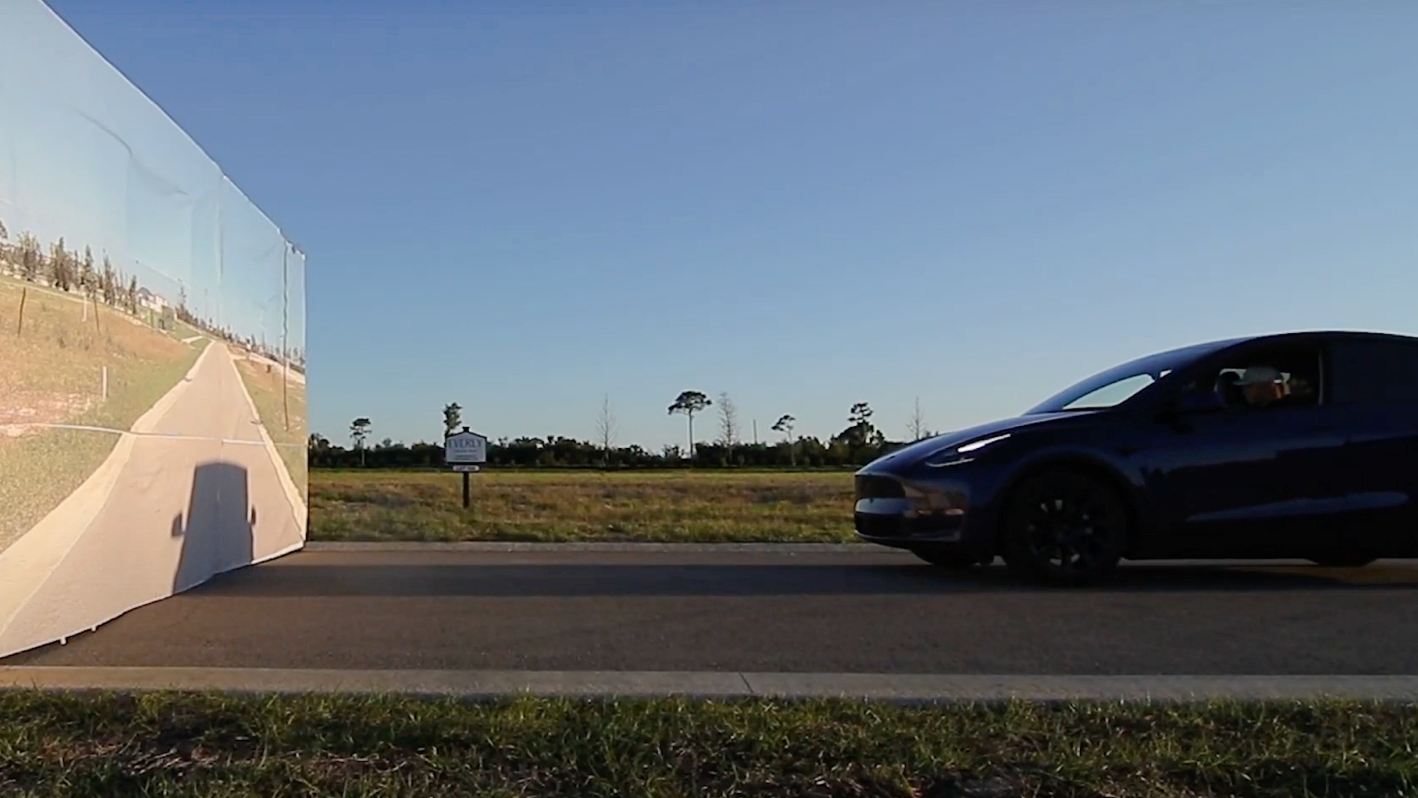 Otro YouTuber intenta engañar la conducción autónoma de Tesla con resultados muy diferentes