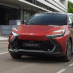 El SUV híbrido enchufable más vendido en España cuenta con una buena oferta, es un Toyota y se ha actualizado cambiando hasta su nombre